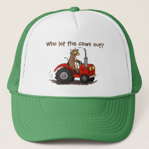 Funny koe die een rode cartoon bestuurt trucker pet