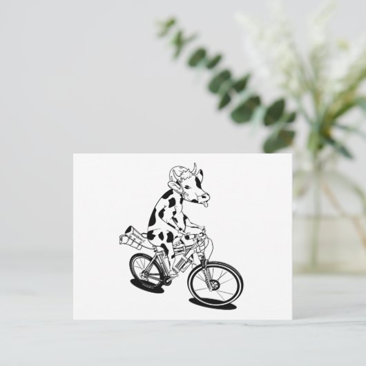 Funny koe fietst briefkaart (Staand voorkant)