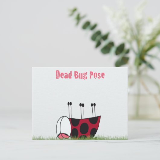 Funny Ladybug Dead Bug Yoga Pose Briefkaart (Staand voorkant)