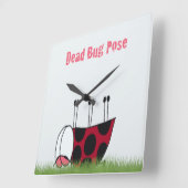 Funny Ladybug Dead Bug Yoga Pose Vierkante Klok (Hoek)