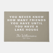 Funny Lake House Friends Quote Personalized Taupe Deurmat (Voorkant)