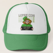 Funny Leprechaun Leprecon Mugshot Trucker Pet (Voorkant)