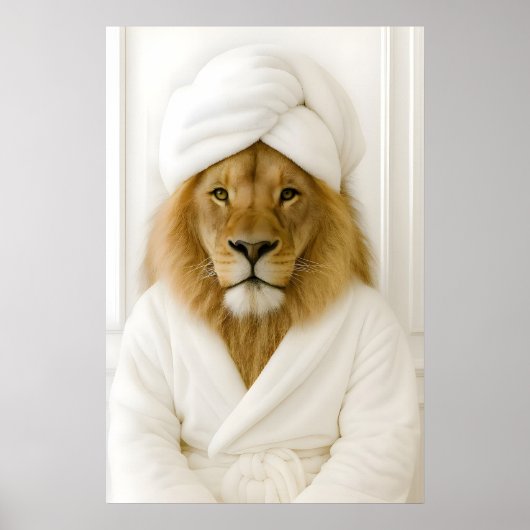 Funny Lion Bathroom Print, Lion In Bathrobe Poster (Voorkant)
