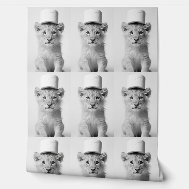 Funny Lion Cub Wearing Toilet Paper Hat Minimalist Behang (Afrollen)