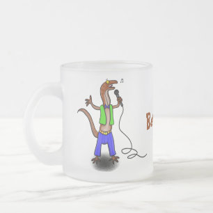 Funny lizard zingt met cartoon van de microfoon matglas koffiemok