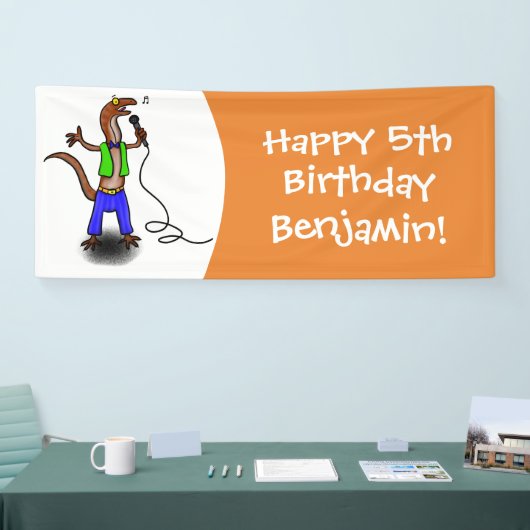 Funny lizard zingt met cartoon van de microfoon spandoek (Beurs)