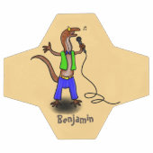 Funny lizard zingt met cartoon van de microfoon voetbal (Enkel)