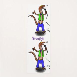Funny lizard zingt met cartoon van de microfoon yogamat