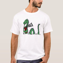 Funny Loch Ness Monster die Bagpipes afspeelt T-shirt