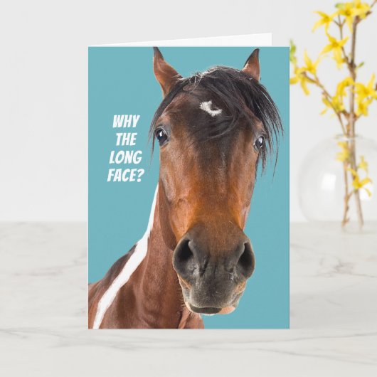 Funny Long Faced Horse Bucking Birthday Kaart (Gele Bloem)