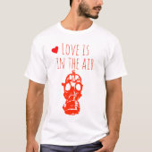 Funny Love zit in Air Gas Mask Anti Valentine T-shirt (Voorkant)