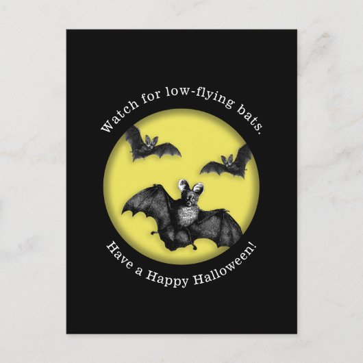 Funny Low Flying Bats Happy Halloween Briefkaart (Voorkant)