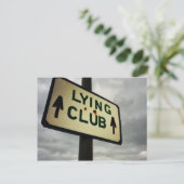 Funny Lying Club Briefkaart (Staand voorkant)