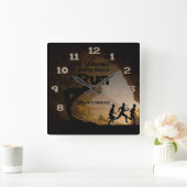 Funny Man Cave, ik dacht dat ze Rum zeiden Vierkante Klok (Huis)