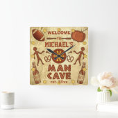Funny Man Cave met Jouw naam Custom Vierkante Klok (Huis)