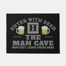 Funny MAN CAVE met Monogram en bier op BLACK