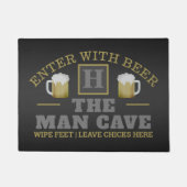 Funny MAN CAVE met Monogram en bier op GRAY Deurmat (Voorkant)