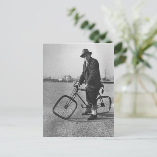  Funny Man Riding a Bike Square Wheels Briefkaart (Staand voorkant)