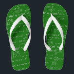 Funny Mathematics vergelijkt Chalkboard Wiskunde G Teenslippers<br><div class="desc">Deze  'Grappig wiskunde' vergelijkt het Chalkboard Wiskunde Geeky Stylish Unique Design' Flip Flop is zeker een gave voor jou of vrienden in dit zomerseizoen. (U kunt tekst,  monogram of naam op dit ontwerp toevoegen door de Customize knoop van het te klikken)</div>