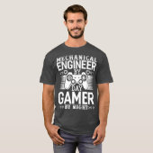 Funny Mechanical Engineer by Day Gamer by night T-shirt (Voorkant volledig)