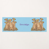 Funny meerkat cartoon illustratie yogamat (Voorkant (horizontaal))