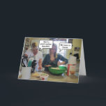 Funny Moederdag | Mam Birthday Kaart<br><div class="desc">Een grappige moederkaart om je moeder te laten weten hoeveel je van haar houdt. Een foto van een moeder,  haar dochter en moeder die de vraag "Ben ik een goede moeder Annabel?" stelde,  met de dochter die mijn naam antwoordt,  is Susan. De namen kunnen aan uw worden gepersonaliseerd.</div>