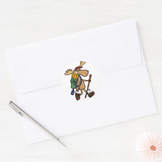 Funny Moose Hiker Ronde Sticker (Envelop)