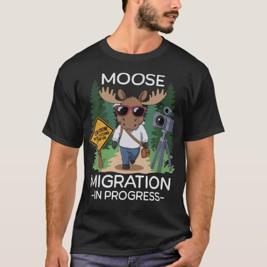 Funny Moose Migration In Progress Moose Crossing C T-shirt (Voorkant)