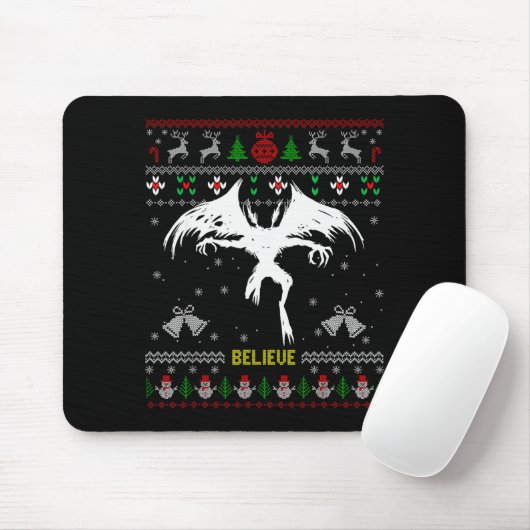 Funny Mothman Ugly Christmas Sweater Believe Crypt Muismat (Met muis)