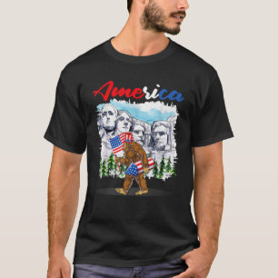 Funny Mount Rushmore Bigfoot American Flag Indepen T-shirt