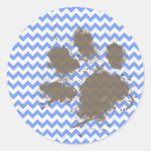 Funny Muddy Paw Print op Blue Chevron Ronde Sticker