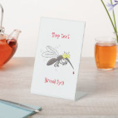 Funny mug insect cartoon illustratie reclamebord met voetstuk (Insitu)