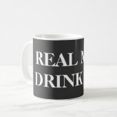 Funny mug voor jongens | Echte mannen drink thee Koffiemok (Voorkant links)