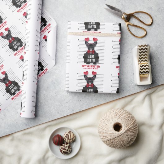Funny Mugshot Guilty Love Dog Valentijnsdag Cadeaupapier (Crafts)