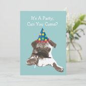 Funny Mustache Pug Birthday Party Invitation Kaart (Staand voorkant)