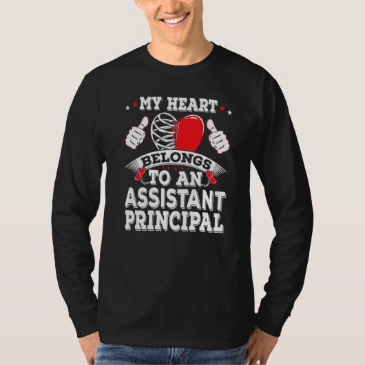 Funny My Heart behoort tot assistent-directeur Val T-shirt (Voorkant)