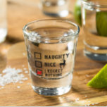 Funny Naughty Nice Kerstfeestdag Shot Glas<br><div class="desc">Dit ontwerp werd gecreeerd door digitale kunst. U kunt de stijl van dit shirt veranderen door Meer > onder de stijloptie te kiezen. Het kan in het gebied worden gepersonaliseerd verstrekken of door de klik aan te passen om verdere optie aan te passen en de naam, de initialen of de...</div>