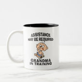 Funny New Grandma Tweekleurige Koffiemok (Links)