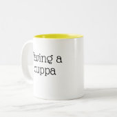 Funny Novelty MET EEN CUPPA Tweekleurige Koffiemok (Voorkant links)