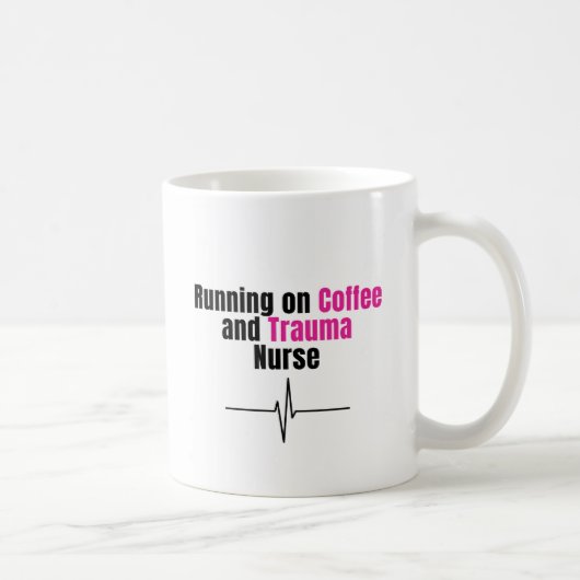 Funny Nurse Coffee Mug – Running on Coffee Nurse Koffiemok (Rechts)