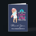 Funny Nurse Gezegde met Big Hypodermic Needle Kaart<br><div class="desc">Verpleegkundigen Dag wenskaart met een humoristisch gezegde: Eerst drink ik de koffie, dan red ik de levens. Perfect voor verpleegkundige waardering. Met een afbeelding van een vrouwen verpleegster die een schattig ouderwets pet draagt en een gigantische hypodermische naald draagt.</div>