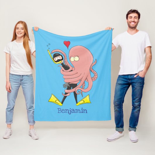 Funny octopus hugs diver cartoon humor fleece deken (In situ)