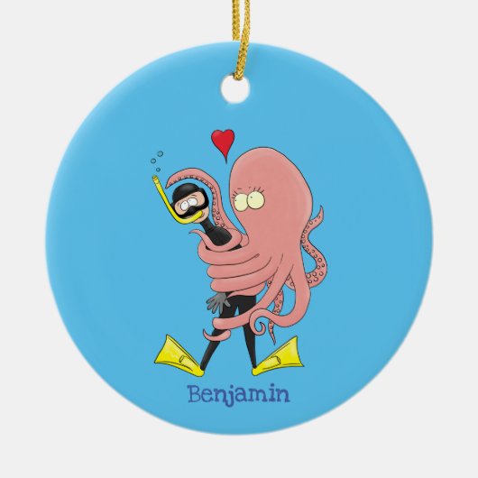 Funny octopus hugs diver cartoon humor keramisch ornament (Voorkant)