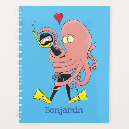 Funny octopus hugs diver cartoon humor planner (Voorkant)