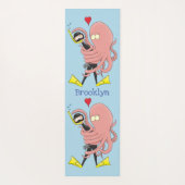 Funny octopus hugs diver cartoon humor yogamat (Achterkant)
