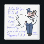 Funny Offbeat Wedding Elopement Magnet Sjabloon<br><div class="desc">Ja, dit is een grappige leuke manier om je ontwikkeling naar de wereld aan te kondigen, maar misschien ben je zelf een beetje beleefd. Je hebt jezelf een bundel bespaard door af te rennen en te trouwen met een recht van vrede en nu wil je al je vrienden en familie...</div>
