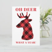 Funny Oh Deer What a Year Buffalo Plaid Feestdagenkaart (Staand voorkant)