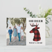 Funny Oh Deer What a Year Buffalo Plaid Photo Feestdagenkaart (Staand voorkant)