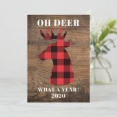 Funny Oh Deer What a Year Buffalo Plaid Wood Feestdagenkaart (Staand voorkant)
