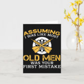 Funny Old Men Who Loves Darting  Kaart (Gele Bloem)